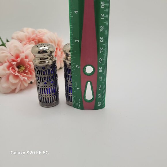 Vintage Silver Cobalt Blue Salt & Pepper Shakers Silver Plate Filigree MCM - Picture 6 of 6